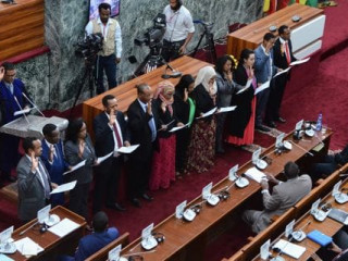 އިތިއޯޕިއާގެ ކެބިނެޓްގެ ދެބައިކުޅަ އެއްބައި އަންހެނުންނަށް ދީފި