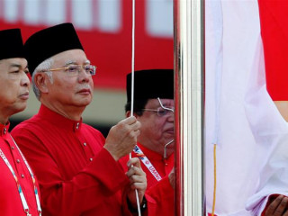 ކުރީގެ ބޮޑުވަޒީރު ނަޖީބު ރައްޒާގާއި އަހުމަދު ޒާހިދް ހަމީދީ (ވ)