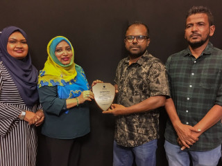 ނަފްސާނީ ދުޅަހެޔޮ ކަމަށް މުޖުތަމައު ހޭލުންތެރި ކުރުމަށް ރާއްޖެޓީވީން ކުރާ މަސައްކަތްތައް ފާހަގަކޮށް އެވޯޑެއް ދީފި