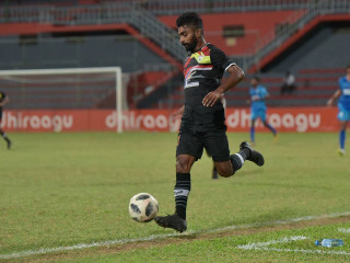 އީގަލްސް އަދި ނިލަންދޫ ބައްދަލުކުރި މެޗުގެ ތެރެއިން