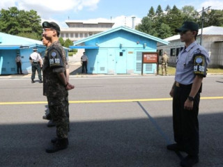 ދެ ކޮރެއާ ގުޅޭ ސަރަހައްދުގައި އޮންނަ ޕަންމުންޖޮމް އިން ހަތިޔާރުތައްް ނަގަން ދެ ގައުމުން އެއްބަސްވެއްޖެ