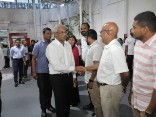 މަޖިލީހުގެ އިދިކޮޅު މެމްބަރުންނާ އިބޫ ބައްދަލު ކުރައްވަނީ