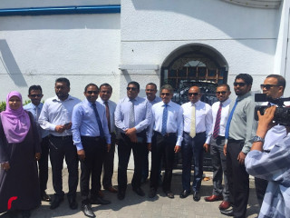 ސަރުކާރާ އިދިކޮޅު ކޯލިޝަނުގެ މެމްބަރުންތަކެއް ސްޕްރީމް ކޯޓު ކުރިމަތީ:-ފޮޓޯ ރާއްޖެއެމްވީ