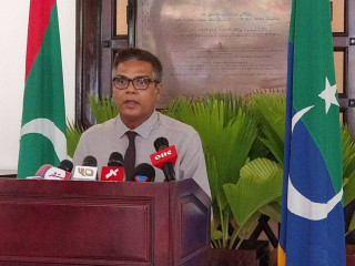 މައްސަލަ ހުށަހެޅުއްވި މަޖިލީހުގެ ނައިބު ރައީސް މޫސާ މަނިކު ނޫސްވެރިންނަށް މައުލޫމާތު ދެއްވަނީ
