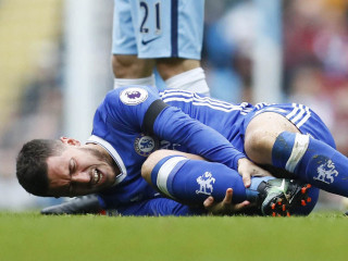 ޗެލްސީ އަށް ކުޅެމުން އަންނަ އެޑެން ހަޒާޑް އަށް އަނިޔާވެފައި