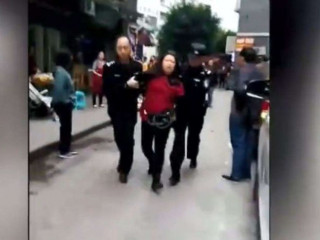 ހަމަލާ ދިން ކަމަށް ބެލެވޭ މީހާ ހައްޔަރުކޮށްގެން ގެންދަނީ