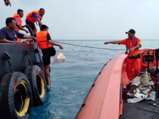 ލަޔަން އެއަރގެ ފްލައިޓް ވެއްޓުން: ދަތުރުގެ ބޯޓްގެ އާލާތްތަކެއް ހުރީ ހަލާކުވެފައި