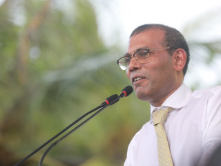 Former President Mohamed Nasheed gives a speech at Artificial Beach on 1 November 2018 after returning to Maldives