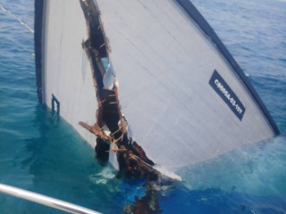 އެކްސިޑެންޓްވި ދޯނި އަޑިއަށް ދަނީ