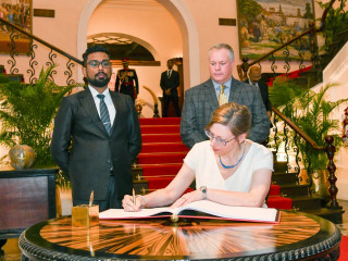 ސަފީރު ޓެޕްލިޒް