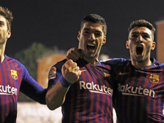 ބާސާގެ ކުޅުންތެރިން ލަނޑު ޖެހުމަށް ފަހު އުފާ ފާޅުކުރަނީ