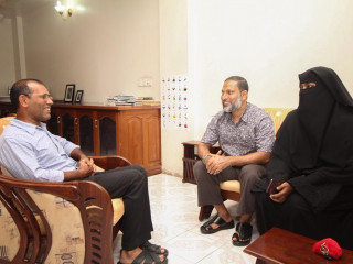 (L-R) Former president Nasheed speaks to Adhaalath Party leader Imran and wife