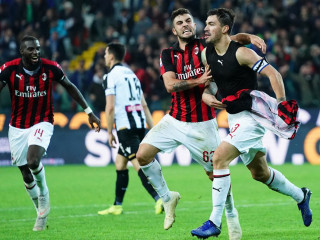 އޭސީ މިލާން ކުޅުންތެރިން ލަނޑު ޖެހުމަށްފަހު އުފާ ފާޅުކުރަނީ