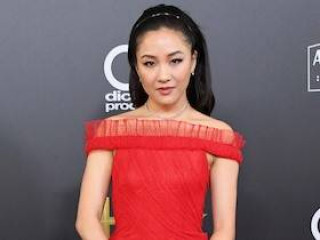 މި ޝޯ ހުށަހަޅާދީފައިވަނީ ކްރޭޒީ ރިޗް އޭޝިއަންގެ ބަތަލާ އޯކްވާފިނާ