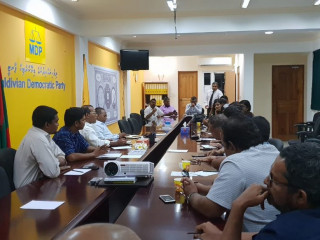 12 މެމްބަރުން ރައީސް ނަޝީދާއި މިއަދު ހެނދުނު ބައްދަލު ކުރައްވަނީ