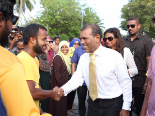 ރައީސް ނަޝީދާއި އެމަނިކުފާނުގެ އަނބިކަނބަލުން އައްޑޫ ސިޓީގައި