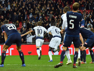 ޗެމްޕިއަންސް ލީގު: ޓޮޓެންހަމް މޮޅުވިއިރު، ބާސާ އާއި އިންޓަގެ ކުރިމަތިލުން އެއްވަރު