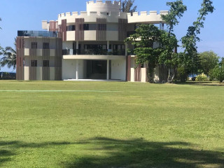 އާރަށުގައި ބިނާ ކުރި ގަނޑުވަރުގެ ފޮޓޯ