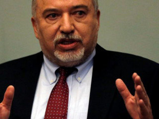 އިސްރާއިލްގެ ޑިފެންސް މިނިސްޓަރު އިސްތިއުފާ ދެއްވައިފި