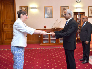 ޓެޕްލިޒް އެކަމަނާގެ ސަފީރުކަމުގެ ފަތްކޮޅު ރައީސް ސޯލިޙަށް އަރުވަނީ