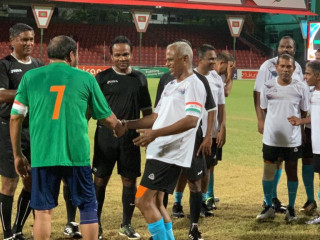 ހޯމަ ދުވަހުގެ ފުޓްބޯޅަ މެޗުގެ ތެރެ އިން