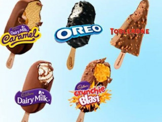 ވާލީ އިންޓަރނޭޝަނަލް އިން އައިސްކްރީމް ސްޓިކްތައް ތައާރަފުކޮށްފި