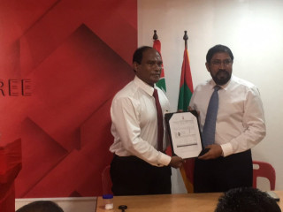 މޫަސާ އަލީ ޖަލީލް ސޮއިކުރެއްވުން