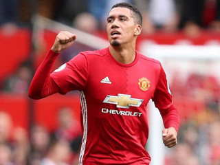 ޔުނައިޓެޑުން ސްމޯލިންގެ މުސާރަ ބޮޑުކޮށް އެއްބަސްވުން އާކުރަނީ!