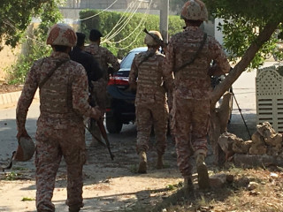 ހަމަލާދިން ކޮންސުލެޓް ކައިރީގަ ޕާކިސްތާނުގެ ސިފައިން ހަރަކާތްތެރިވަނީ