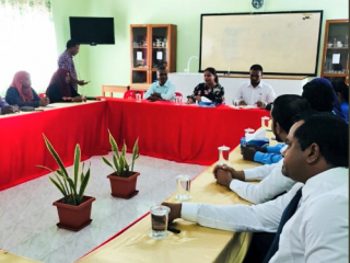 އައްޑޫ ސުކޫލުގެ ޕްރިންސިޕަލުންނާއި ބޭއްވި ބައްދަލުކުރެއްވުމުގެ ތެރެއިން