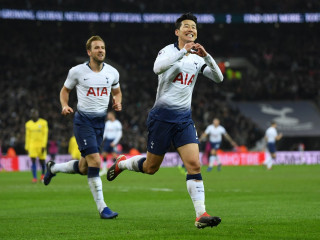 ޓޮޓެންހަމް ކުޅުންތެރިން ލަނޑު ޖެހުމަށްފަހު އުފާ ފާޅުކުރަނީ