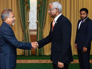 މުސްތަފާ ލުތުފީއަށް މަގާމުގެ ފަތްކޮޅު އެރުވުނު ރަސްމިއްޔާތުގެ ތެރެއިން