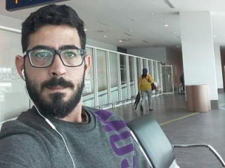 މެލޭޝިއާގެ އެއަރޕޯޓެއްގައި ތާށިވެފައި ހުރި ސީރިއާ މީހާއަށް ކެނެޑާގެ ހިމާޔަތް