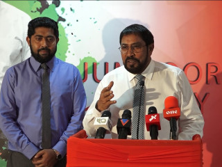 މެމްބަރު ޝާހު އާއި ހުސެން މަނިކު ޖުމްހޫރީ ޕާޓީއަށް ސޮއިކުރައްވައިފި