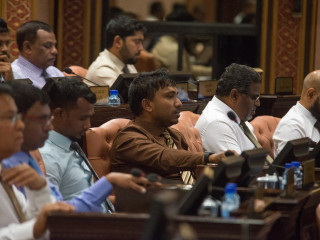 ހިނގަމުންދާ 18 ވަނަ ރައްޔިތުންގެ މަޖިލީހުގެ ބައެއް މެމްބަރުން