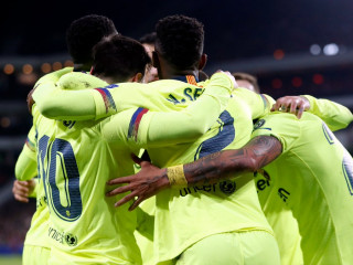 ބާސާ ކުޅުންތެރިން ލަނޑު ޖެހުމަށްފަހު އުފާ ފާޅުކުރަނީ