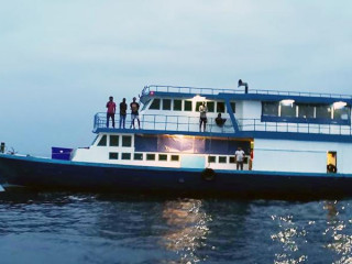 ރ. ހުޅުދުއްފާރުން ފުރައިގެން މާލެ ދަތުރުކުރި އަލްމާސް ބޯޓް