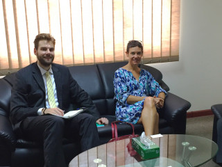 އޮސްޓްރޭލިޔާ ހައިކޮމިޝަންގެ ޑެޕިއުޓީ ހެޑް އޮފް މިޝަން މިނިސްޓަރ އޮފް ހަޔަރ އެޑިއުކޭޝަންއާއި ބައްދަލު ކުރެއްވުން