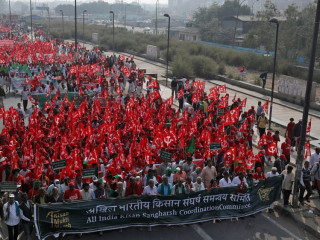 އިންޑިއާގެ ވެރިރަށް ދިއްލީގައި ދަނޑުވެރިން މުޒާހަރާ ކުރަނީ