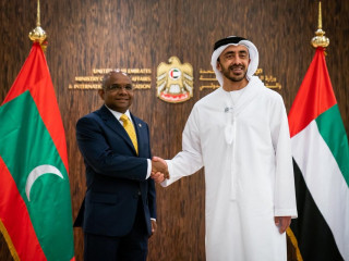 ޚާރިޖީ ވަޒީރު ޝާހިދު (ވ) ޔޫއޭއީގެ ޚާރިޖީ ވަޒީރު ޝައިޚް އަބްދުﷲ (ކ) އާއިއެކު އަބޫދާބީގައި