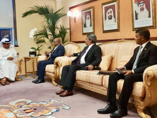 އަބޫދާބީ ފަންޑުގެ ޑިރެކްޓަރ ޖެނެރަލް (ވ) އާއިއެކު މިނިސްޓަރ ޝާހިދު (ވ-2) އަބޫދާބީގައި