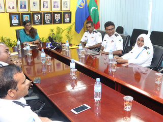 ޑިފެންސް މިނިސްޓަރު ކަސްޓަމްސް ސަރވިސްއަށް ޒިޔާރަތްކުރައްވައިފި