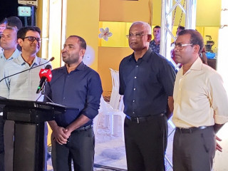 ހަސަން ލަތީފްގެ ކެމްޕެއިން އިވެންޓްގައި ރައީސް ނަޝީދު (ކ) ބައިވެރިވެވަޑައިގަންނަވަނީ