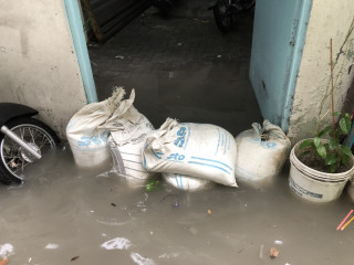 Sandbags used to reduce flooding