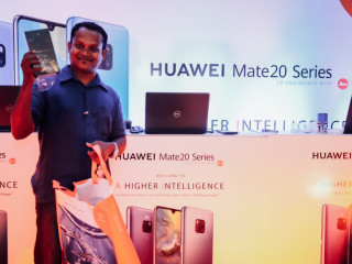 ވާވޭ މޭޓް 20 އަދި 20 ޕްރޯ ފޯނު ދިރާގުން ލޯންޗުކޮށްފި