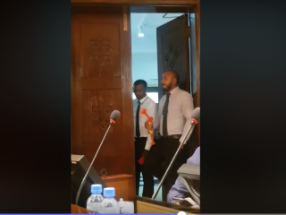 ރައްޔިތުންގެ މަޖިލީހުގެ މިއަދުގެ ޖަލްސާއަށް ހުރަސް އެޅުމަށް ޕީޕީއެމްގެ ދެ މެމްބަރަކު ދުންމާރި ބޭނުންކުރަނީ