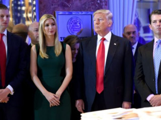 ރައީސް ޓްރަމްޕްއާއި އެ މަނިކުފާނުގެ ދޮށީ ތިން ދަރިކަލުން އެ ފަންޑުގެ ފައިސާ އަމިއްލަ ކަންކަމާއި ސިޔާސީ މަންފާއަށް ބޭނުންކުރައްވާފައިވާކަމަށް ތުހުމަތުކުރޭ