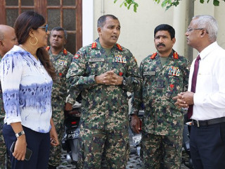 ރައީސް އިބްރާހިމް މުހައްމަދު ސޯލިހު (ކ) ވައިސް ޗީފް އޮފް ޑިފެންސް ފޯސް އަބްދުއް ރަހީމް އަދި ޗީފް އޮފް ޑިފެންސް ފޯސް ޝަމާލް (މ) އަދި ޑިފެންސް މިނިސްޓަރ މާރިޔާ