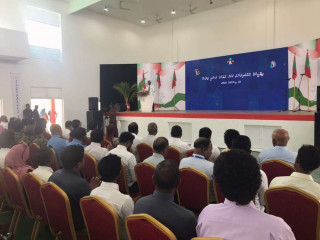 ދުވާފަރުގައި ބޭއްވި ގައުމީ އެއްބައިވަންތަކަމުގެ ދުވަހުގެ ޖަލްސާގައި ރައީސް ސޯލިހް ވާހަކަ ދައްކަވަނީ