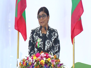 ގައުމީ އެއްބައިވަންތަކަމުގެ ދުވަހުގެ ޖަލްސާގައި ޑިފެންސް މިނިސްޓަރ މާރިޔާ އަހްމަދު ދީދީ